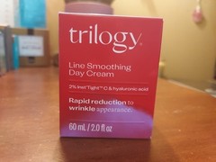 Trilogy Line Smoothing Day Cream 2 fl oz New in Box