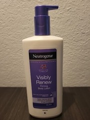 Neutrogena Visibly Renew Firming Body Lotion For Dry Skin With Pump 13.6oz Italy