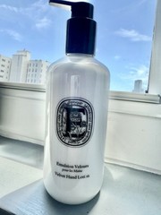 Diptyque Velvet Hand Lotion From Qatar Airways 10.2oz. NEW with FREE SHIPPING.