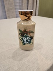Bath & Body Works Vanilla Bean Noel Lotion 8 fl oz 236 mL New