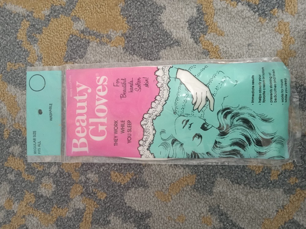 Vintage Forever Young White Cotton Beauty Gloves While You Sleep Sealed Prop NOS