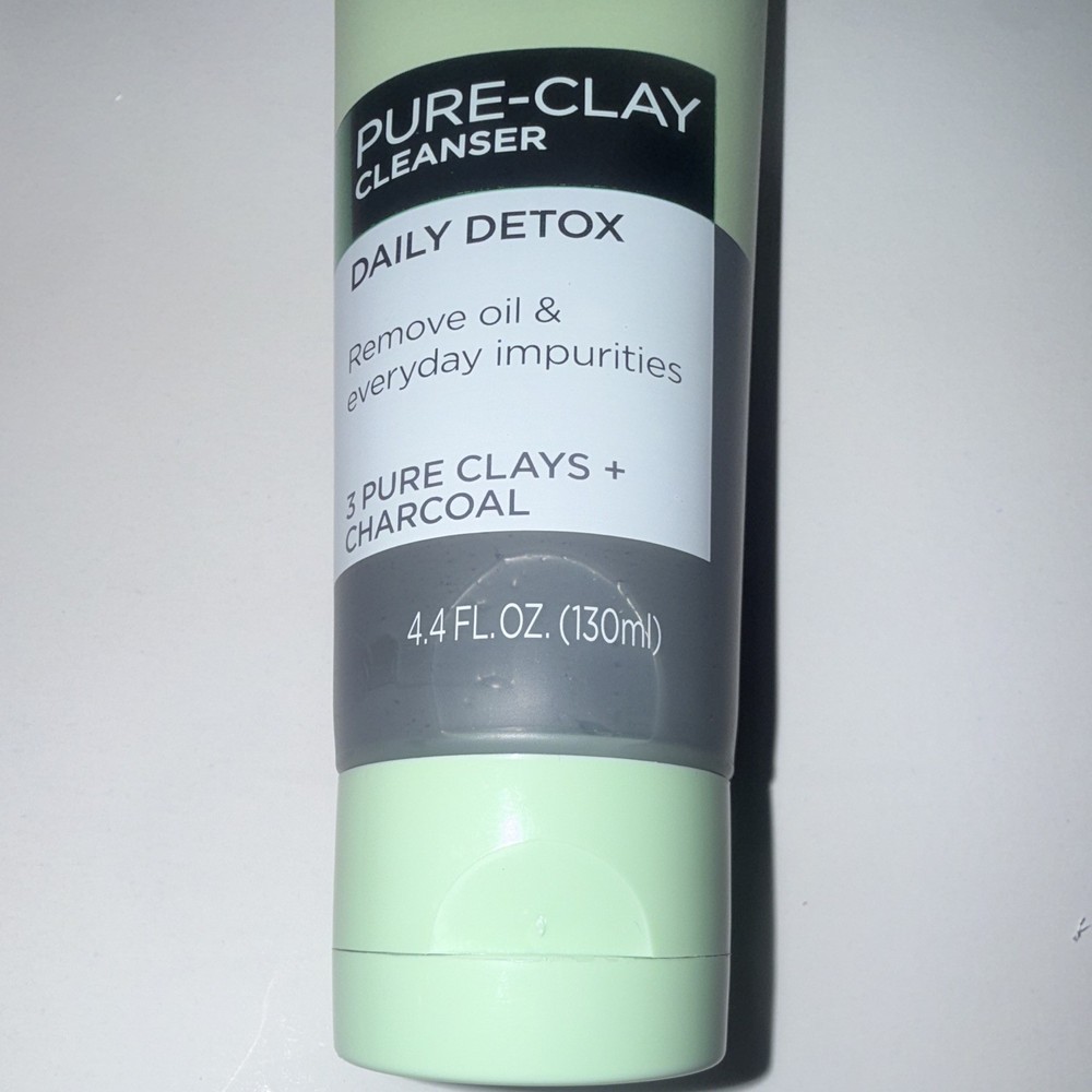 L’Oréal Paris Pure-Clay Detox Charcoal Face Cleanser, 4.4 fl oz