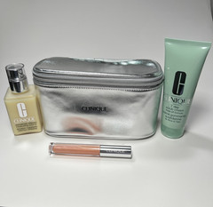 Clinique 7 Day Scrub Lotion+ Lip Gloss Airkiss Pop Full Size Makeup Bag Gift Set