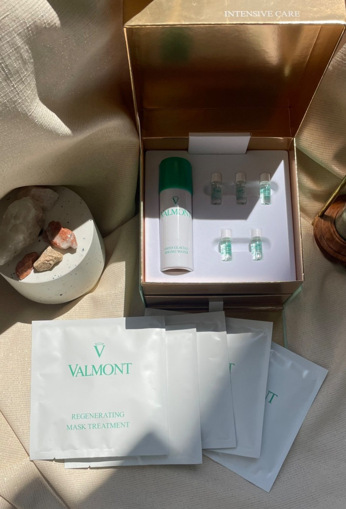New Valmont Face Regenerating Mask Treatment Box, Including 5 Serums and 5 Masks