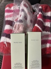Mary Kay MINT BLISS™ Energizing Lotion for Feet & Legs & FREE Socks Multi Pack