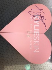 Kylie Jenner Signed Kylie Skin Valentine’s Day Advent Calendar Limited 100